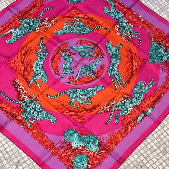 Hermès Purple Magenta "Guépards" 90cm Silk Square Scarf - Picture 10 of 11